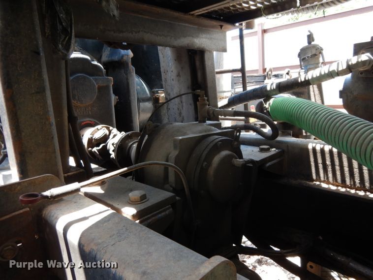 image for item DG6825 2003 Volvo VE D12  sewer jetter / vacuum truck