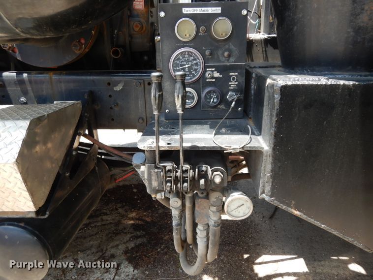 image for item DG6825 2003 Volvo VE D12  sewer jetter / vacuum truck