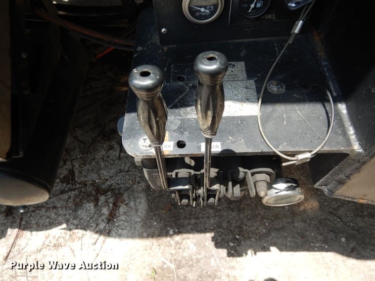 image for item DG6825 2003 Volvo VE D12  sewer jetter / vacuum truck