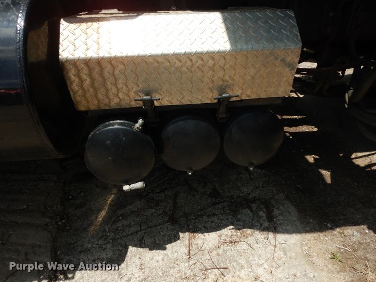 image for item DG6825 2003 Volvo VE D12  sewer jetter / vacuum truck