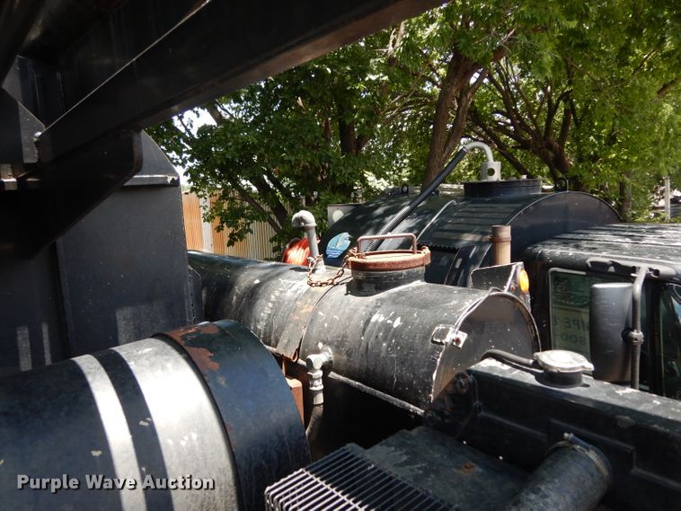 image for item DG6825 2003 Volvo VE D12  sewer jetter / vacuum truck