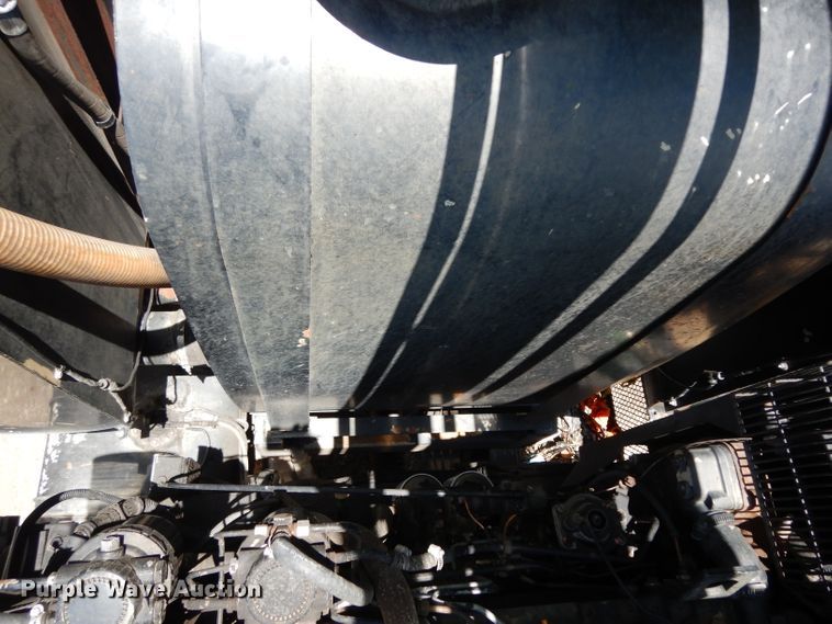 image for item DG6825 2003 Volvo VE D12  sewer jetter / vacuum truck