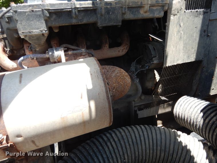 image for item DG6825 2003 Volvo VE D12  sewer jetter / vacuum truck