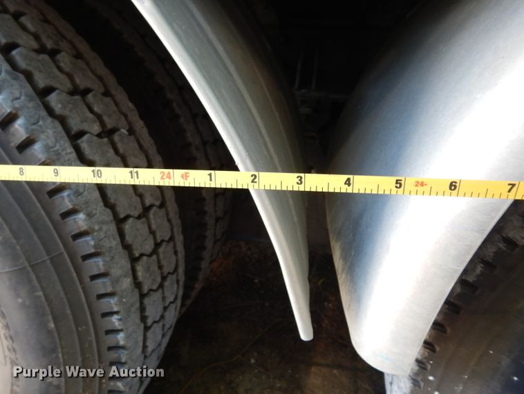 image for item DG6825 2003 Volvo VE D12  sewer jetter / vacuum truck