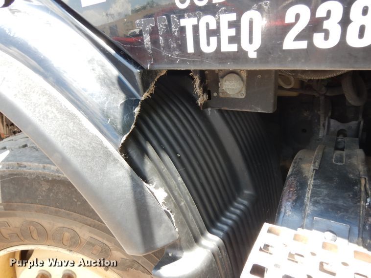 image for item DG6825 2003 Volvo VE D12  sewer jetter / vacuum truck