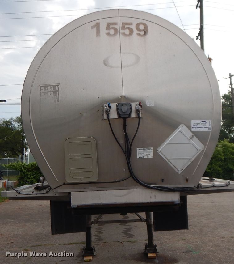 image for item DG7876 1991 Brenner pneumatic tank trailer