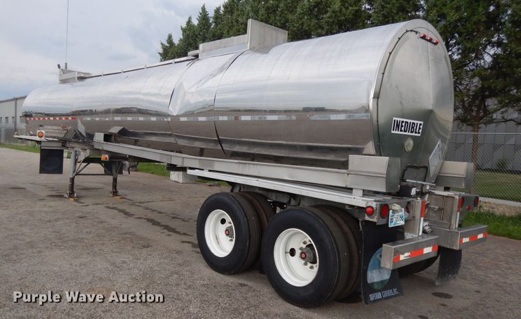 image for item DG7876 1991 Brenner pneumatic tank trailer