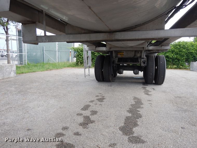 image for item DG7876 1991 Brenner pneumatic tank trailer