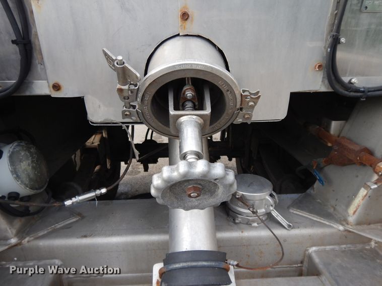 image for item DG7876 1991 Brenner pneumatic tank trailer