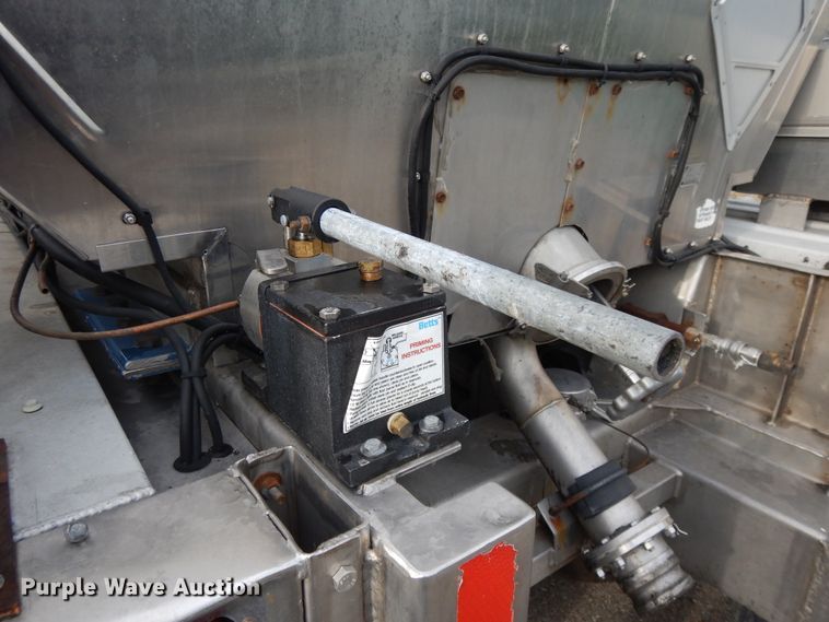 image for item DG7876 1991 Brenner pneumatic tank trailer