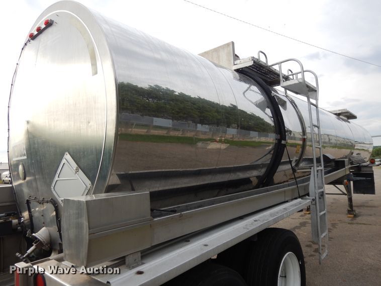 image for item DG7876 1991 Brenner pneumatic tank trailer