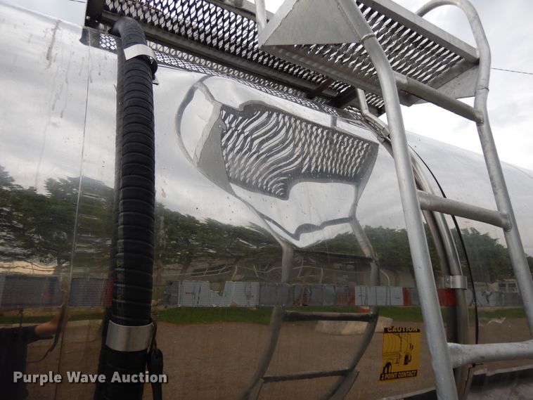 image for item DG7876 1991 Brenner pneumatic tank trailer