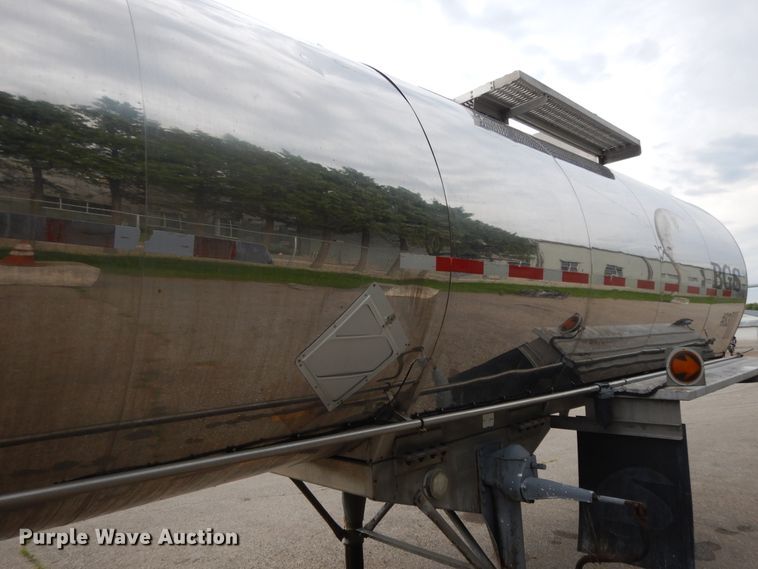 image for item DG7876 1991 Brenner pneumatic tank trailer