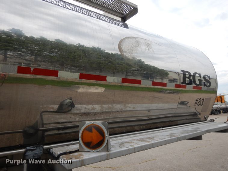 image for item DG7876 1991 Brenner pneumatic tank trailer