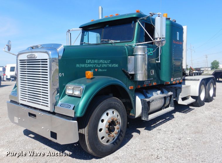image for item DG8659 2000 Freightliner FLD  semi truck