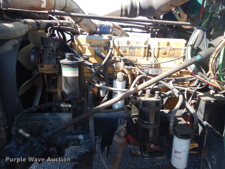 image for item DG8659 2000 Freightliner FLD  semi truck