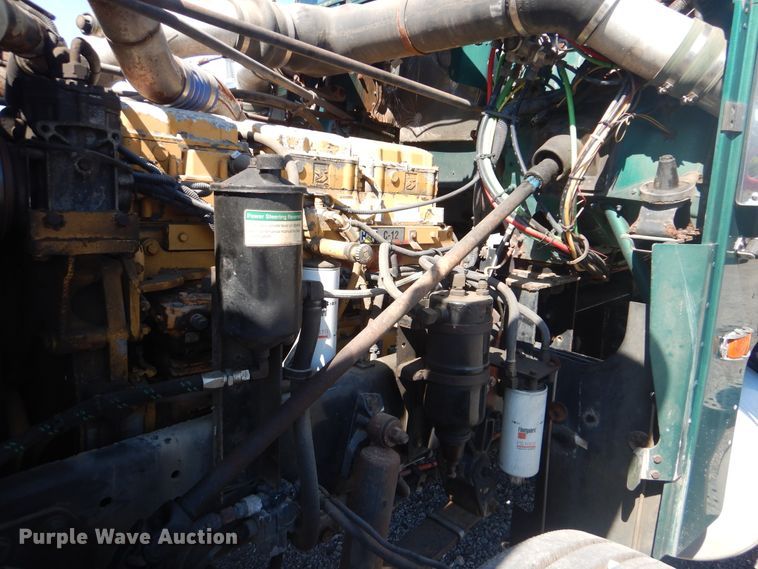 image for item DG8659 2000 Freightliner FLD  semi truck