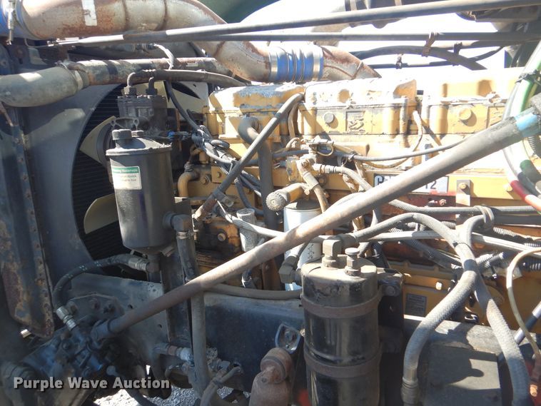 image for item DG8659 2000 Freightliner FLD  semi truck