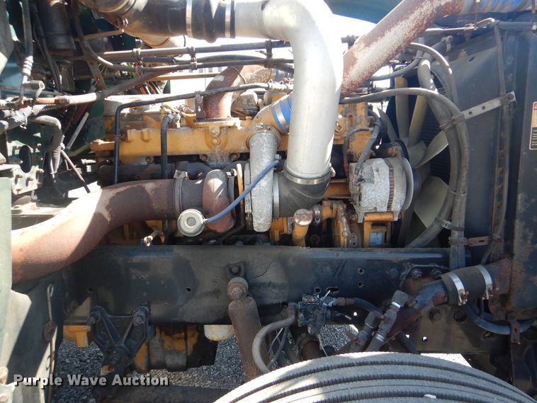 image for item DG8659 2000 Freightliner FLD  semi truck