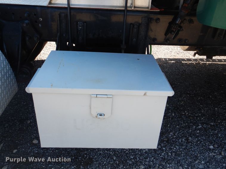 image for item DG8659 2000 Freightliner FLD  semi truck