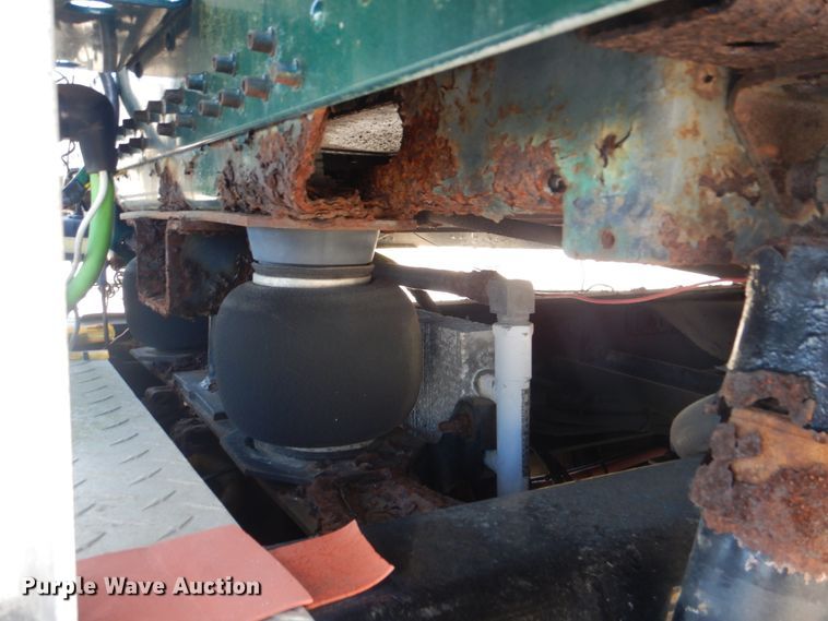 image for item DG8659 2000 Freightliner FLD  semi truck