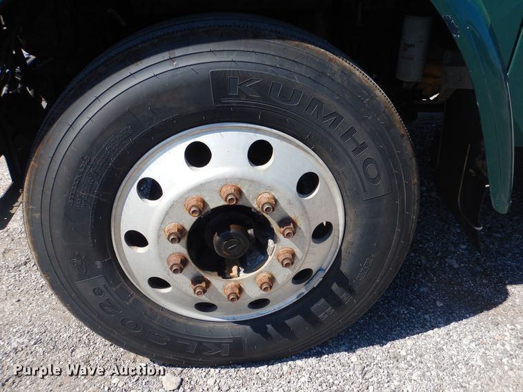 image for item DG8659 2000 Freightliner FLD  semi truck