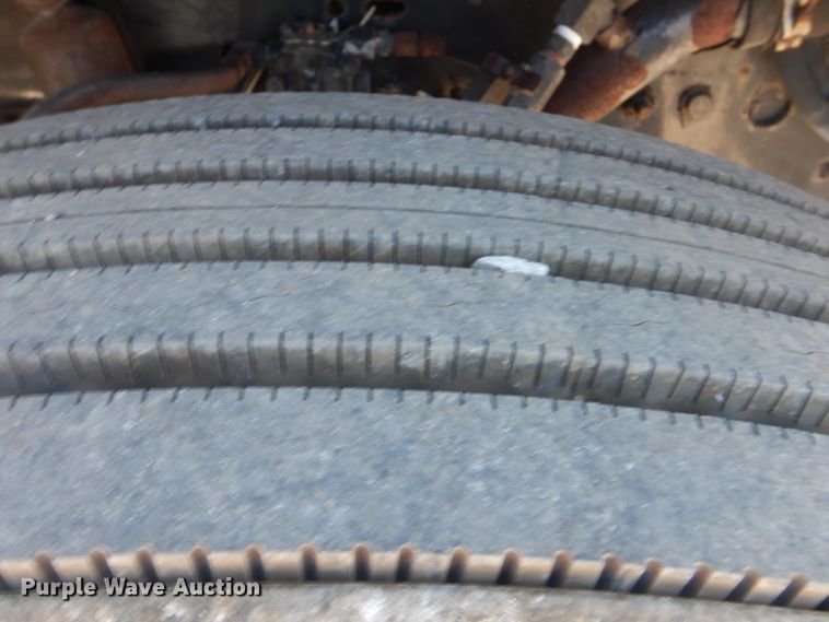 image for item DG8659 2000 Freightliner FLD  semi truck