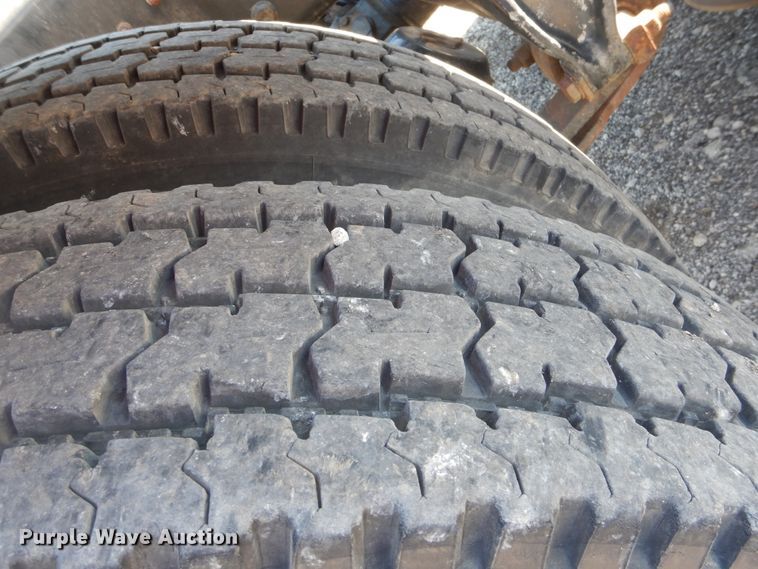 image for item DG8659 2000 Freightliner FLD  semi truck