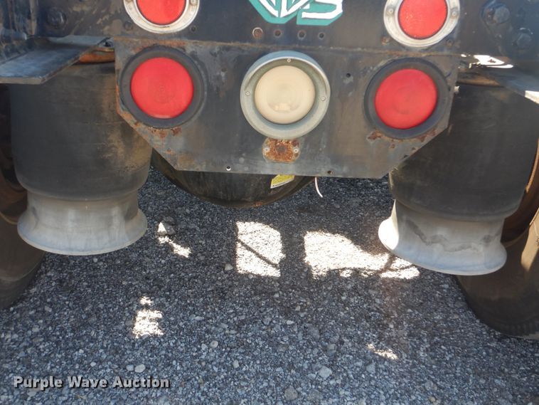 image for item DG8659 2000 Freightliner FLD  semi truck