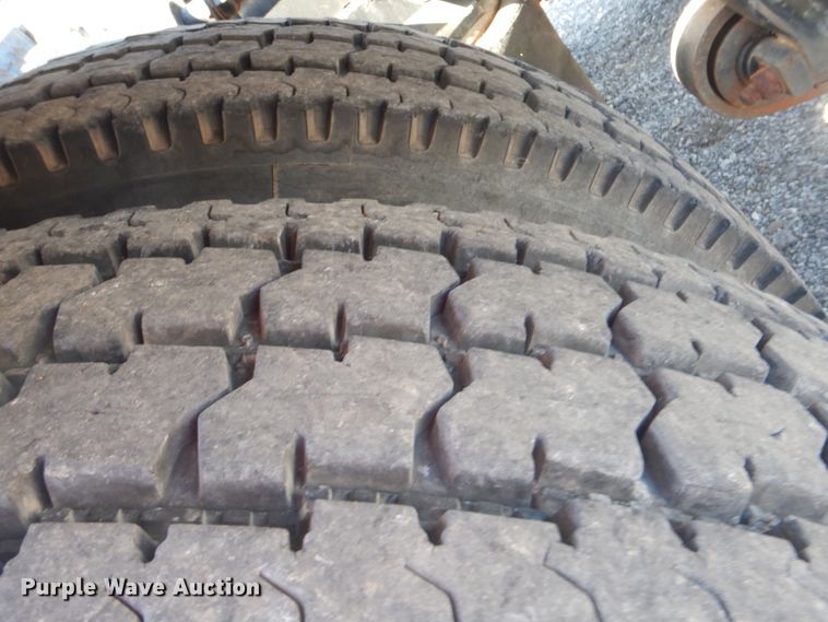 image for item DG8659 2000 Freightliner FLD  semi truck