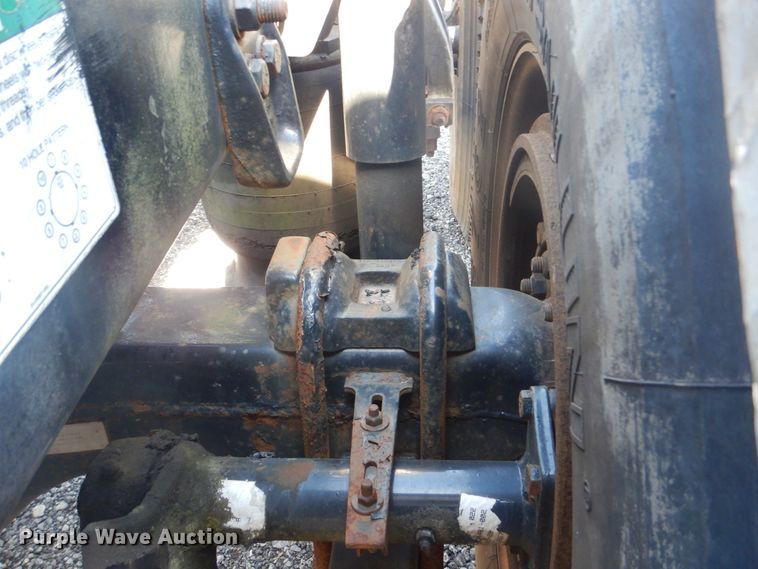 image for item DG8659 2000 Freightliner FLD  semi truck