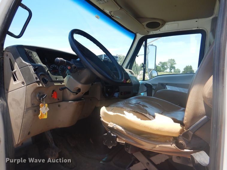 image for item DG8668 2007 Sterling A-Line  semi truck