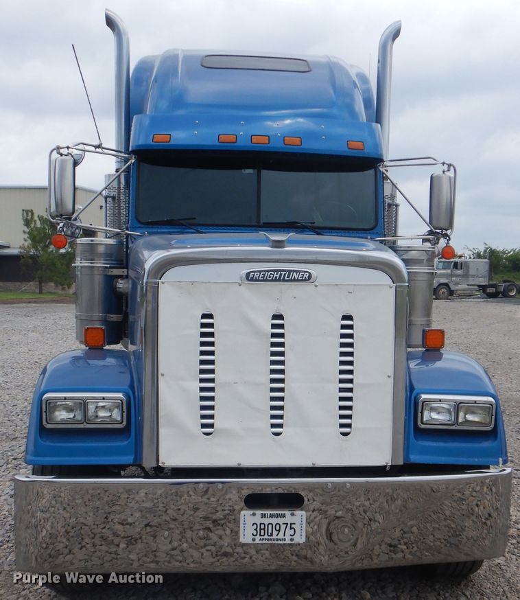 image for item DG8675 2000 Freightliner FLD  semi truck