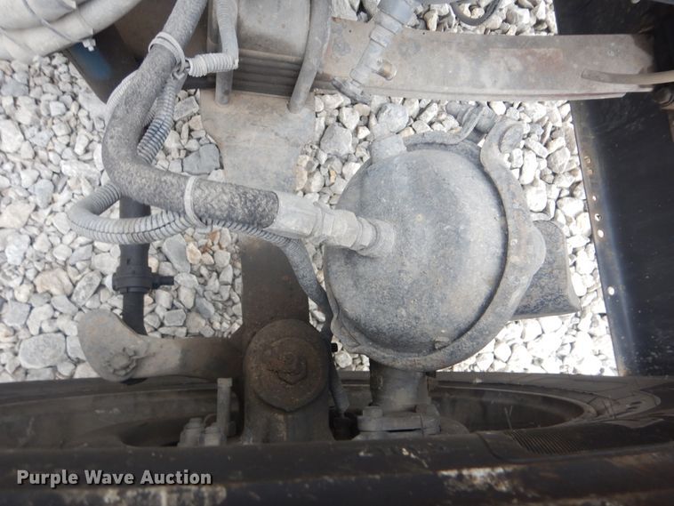 image for item DG8675 2000 Freightliner FLD  semi truck