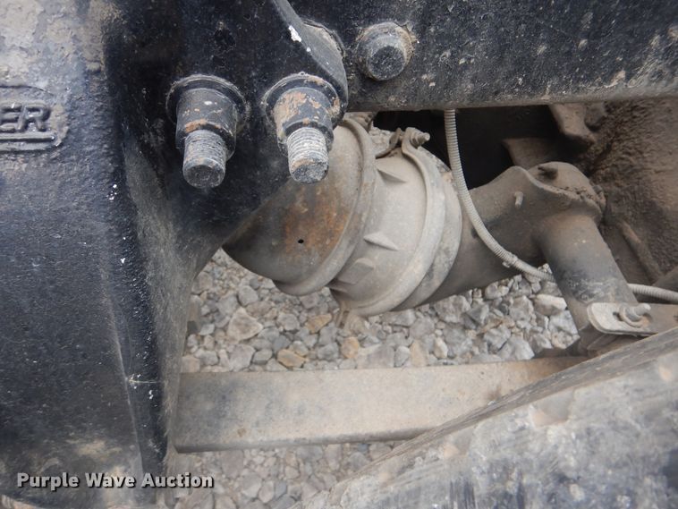 image for item DG8675 2000 Freightliner FLD  semi truck