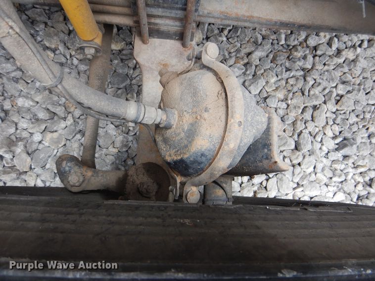 image for item DG8676 2004 Kenworth T600  semi truck