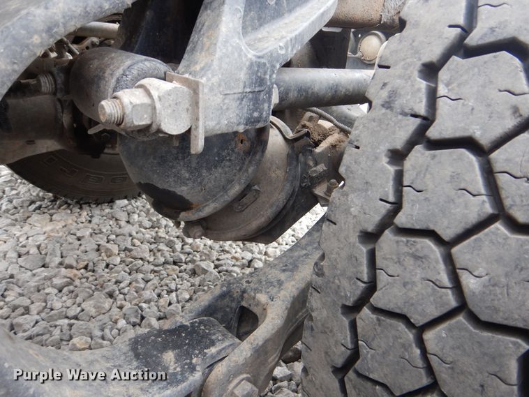 image for item DG8676 2004 Kenworth T600  semi truck