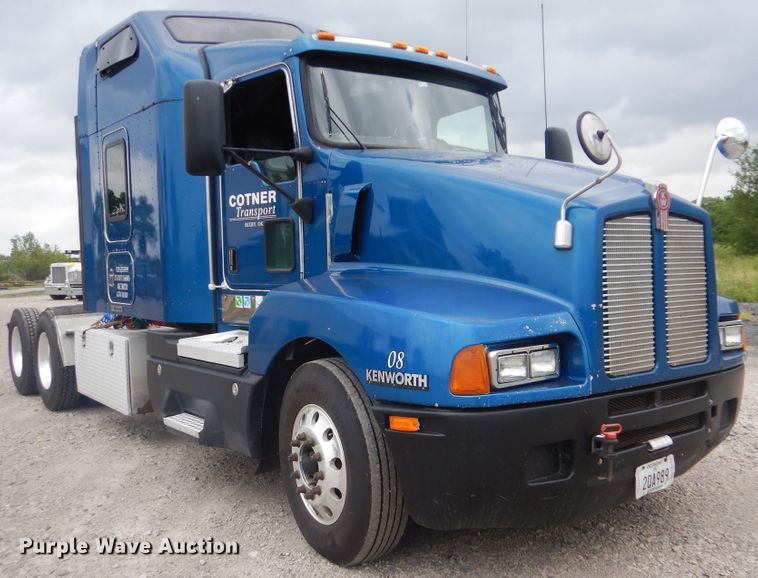 image for item DG8677 2006 Kenworth T600  semi truck