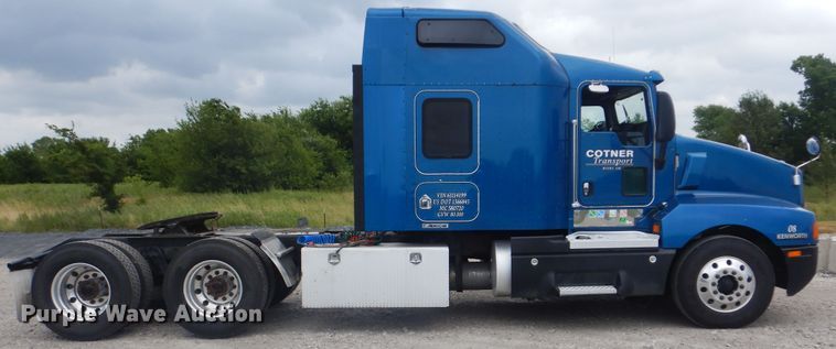 image for item DG8677 2006 Kenworth T600  semi truck