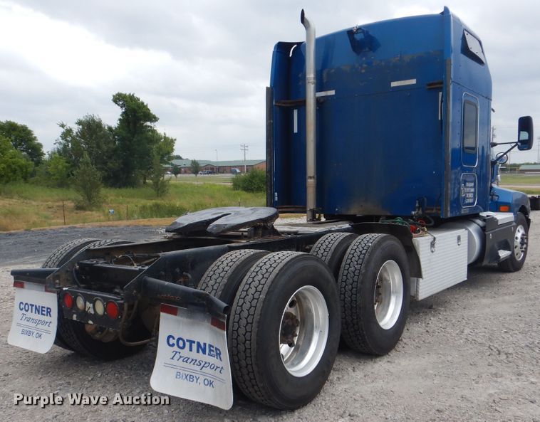 image for item DG8677 2006 Kenworth T600  semi truck