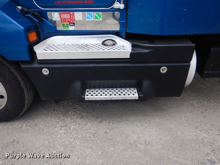 image for item DG8677 2006 Kenworth T600  semi truck