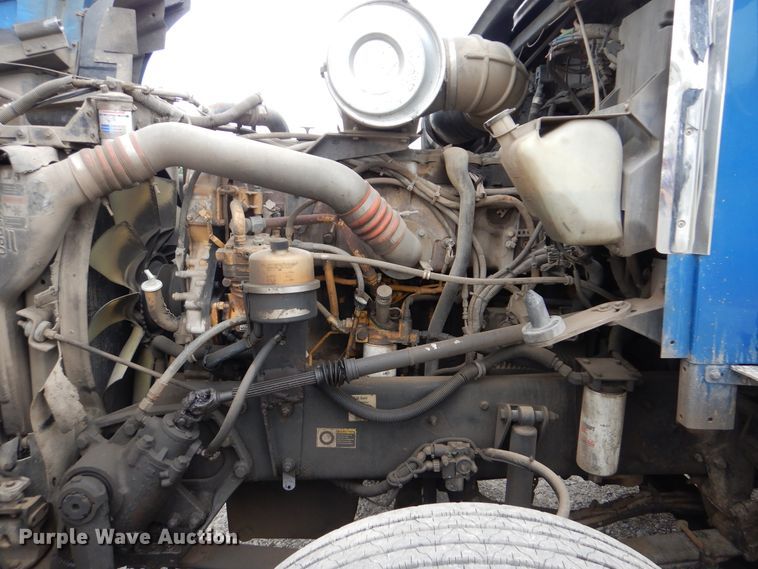 image for item DG8677 2006 Kenworth T600  semi truck