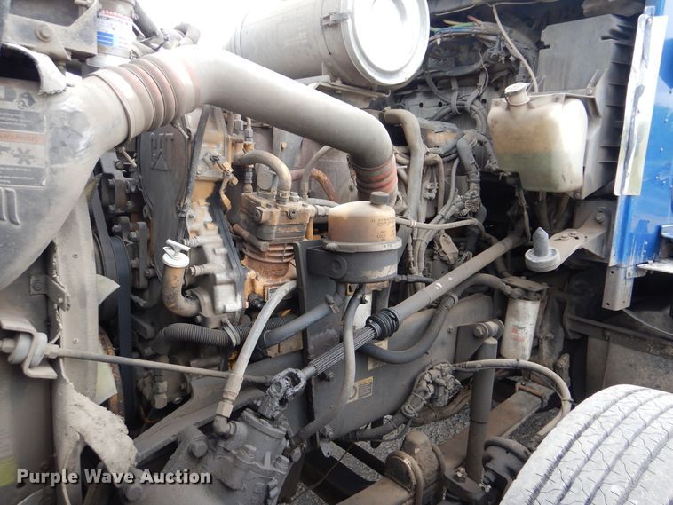 image for item DG8677 2006 Kenworth T600  semi truck