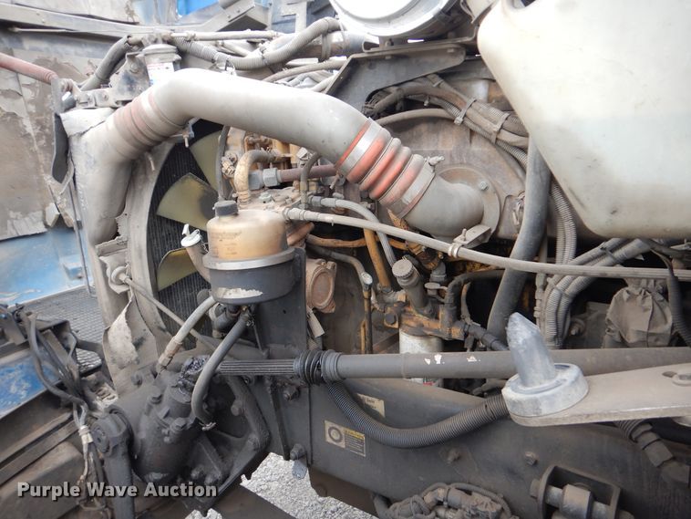 image for item DG8677 2006 Kenworth T600  semi truck