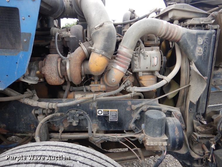 image for item DG8677 2006 Kenworth T600  semi truck