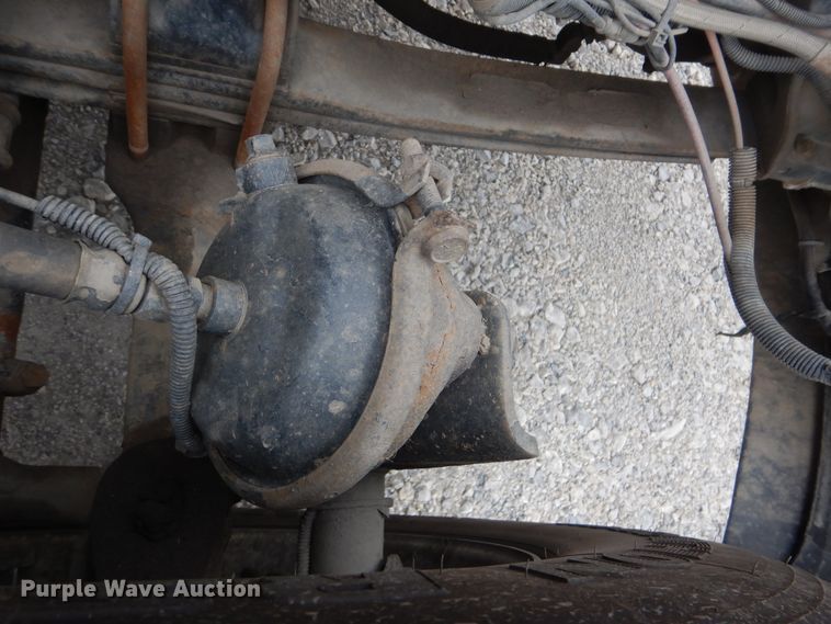 image for item DG8677 2006 Kenworth T600  semi truck