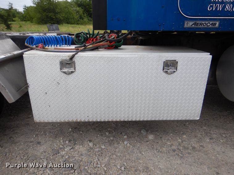 image for item DG8677 2006 Kenworth T600  semi truck