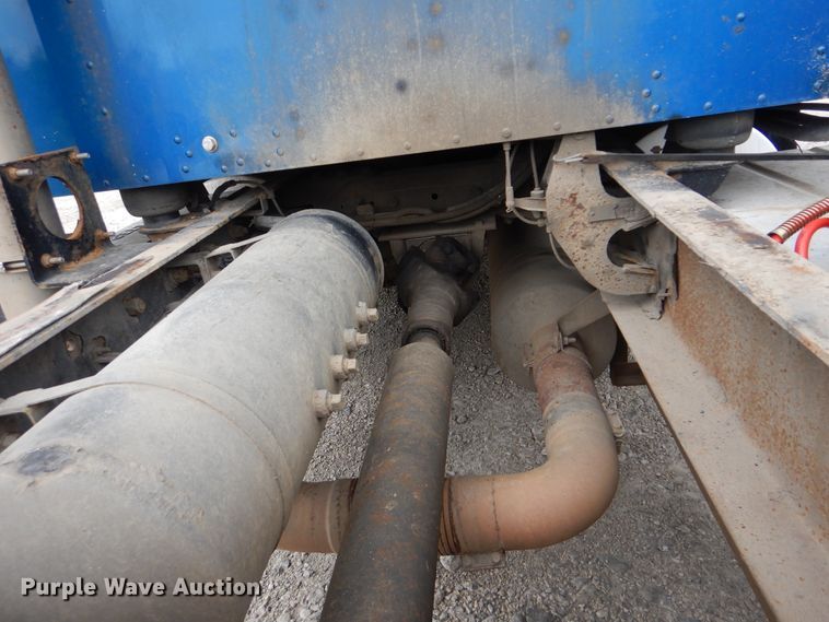 image for item DG8677 2006 Kenworth T600  semi truck