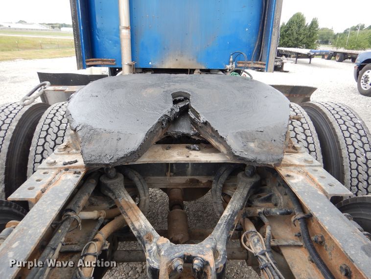 image for item DG8677 2006 Kenworth T600  semi truck