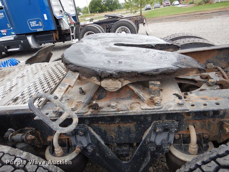 image for item DG8677 2006 Kenworth T600  semi truck